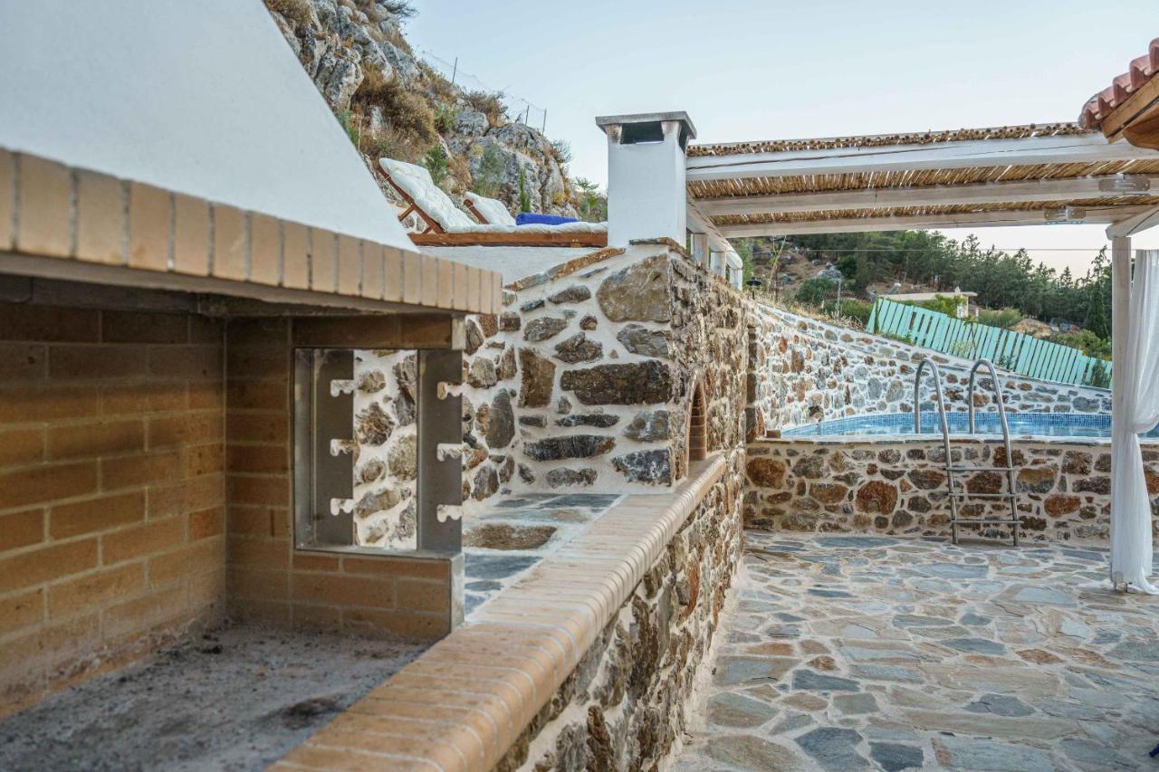 Villa Simantiri Pombia 外观 照片