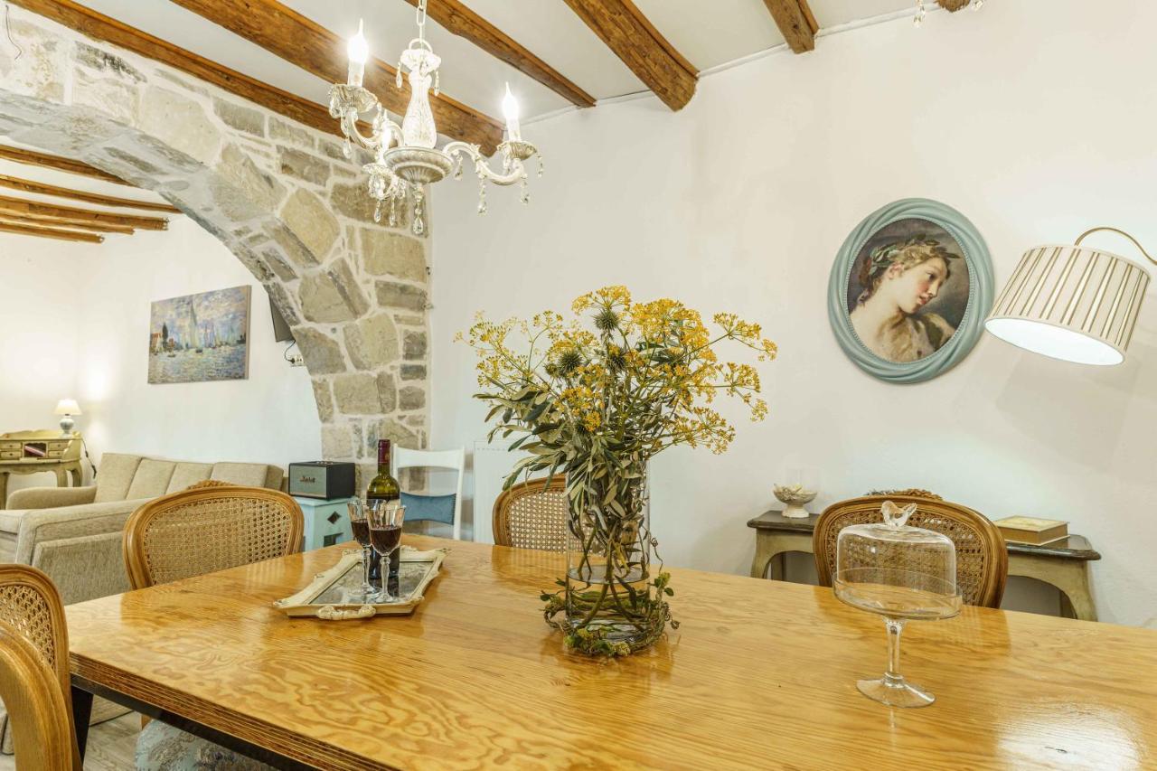 Villa Simantiri Pombia 外观 照片