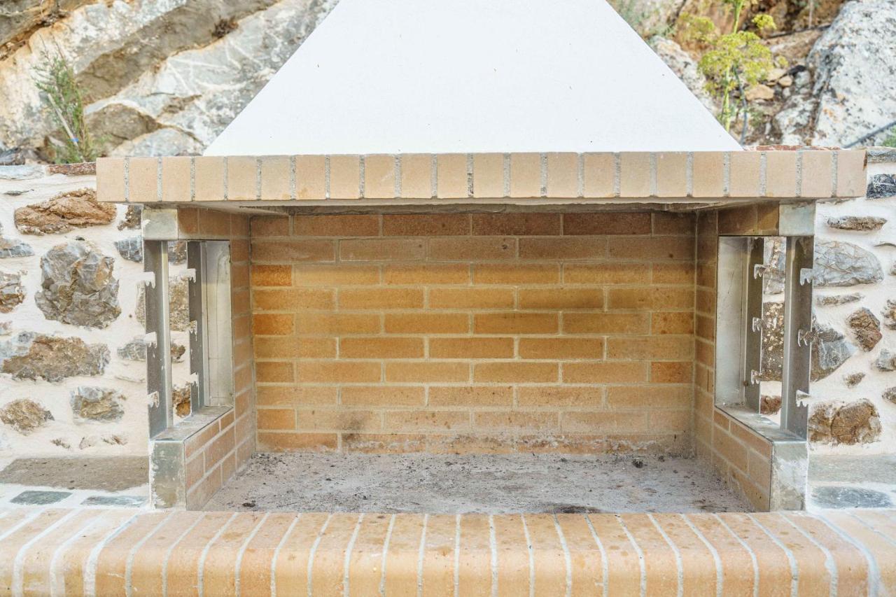 Villa Simantiri Pombia 外观 照片