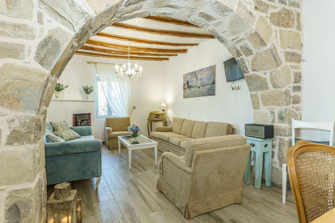 Villa Simantiri Pombia 外观 照片